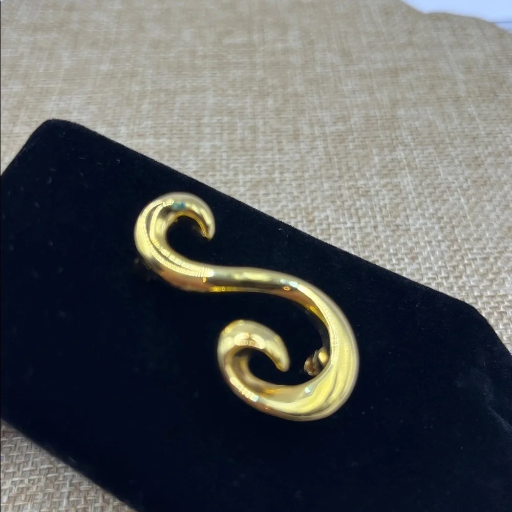 Letter Initial S Cursive Gold Brooch for Women First Name Last Name
